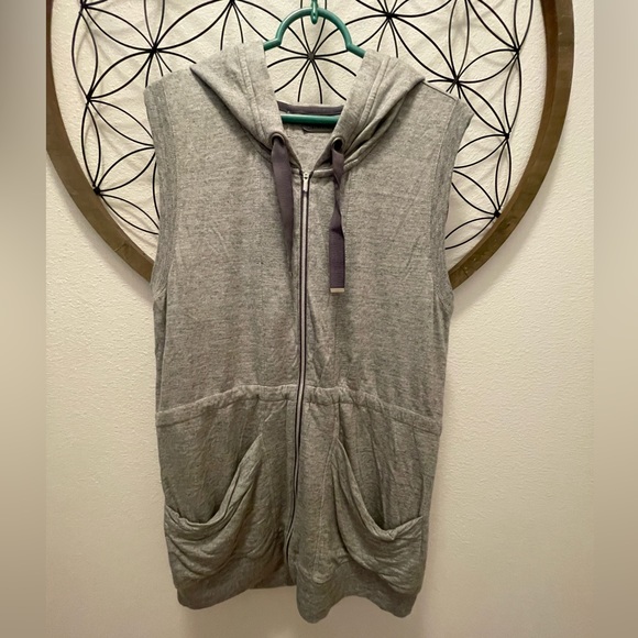 Athleta Hooded Zip Up Sleeveless Jacket - Picture 1 of 6